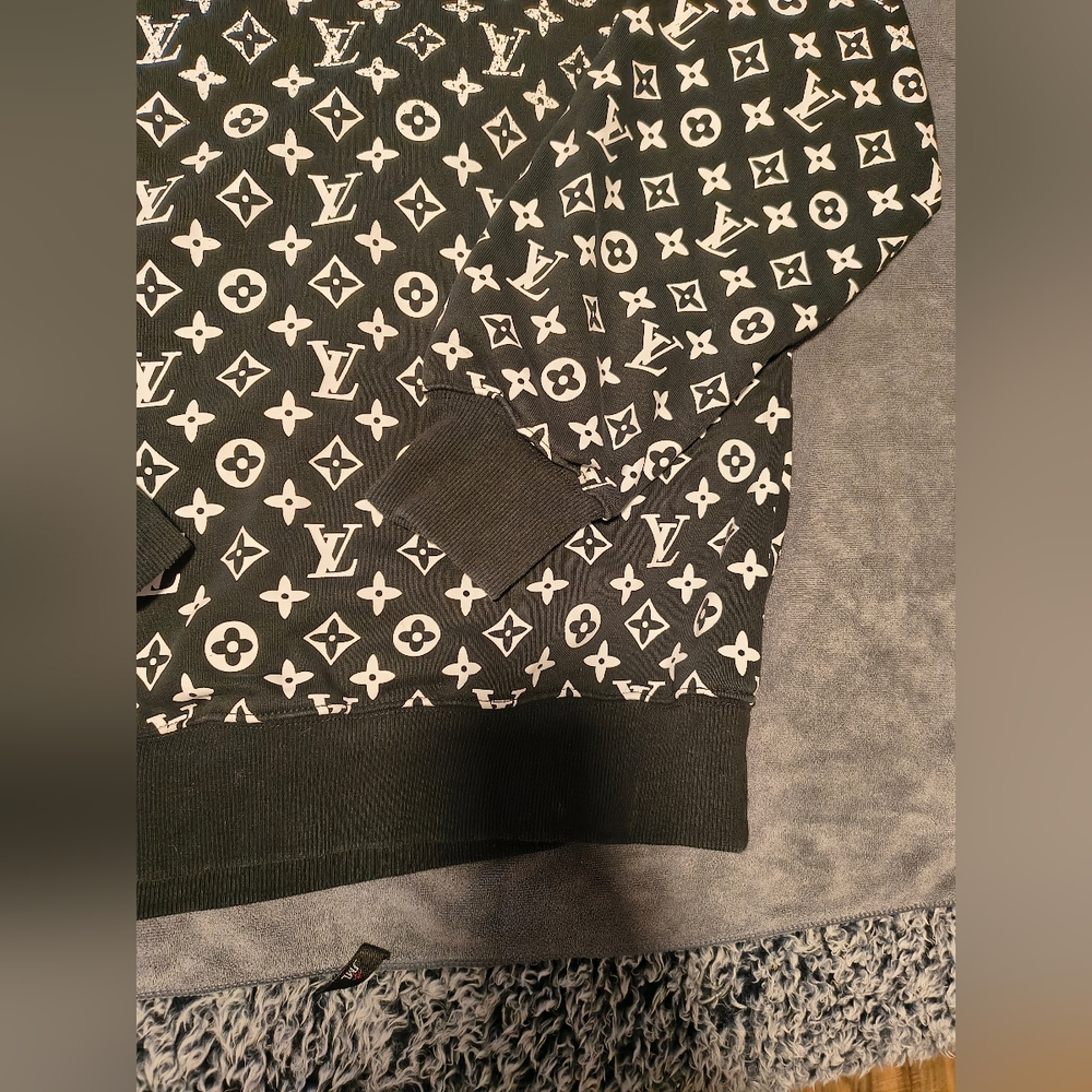 Men's Black Designer Sweater - Picture 5 of 9